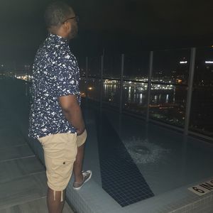 Meet your Posher, Dominic